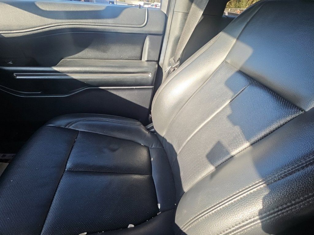 Used 2019 Ford Expedition XLT w/ Equipment Group 202A RWD image 21