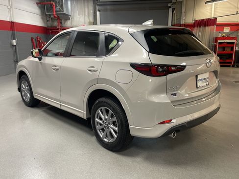 Used 2025 MAZDA CX-5 AWD 2.5 S w/ Preferred Package image 8