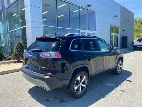 Certified 2019 Jeep Cherokee Limited AWD/4WD image 2