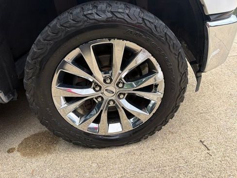 Used 2017 Ford F150 XLT w/ Equipment Group 302A Luxury AWD/4WD image 23