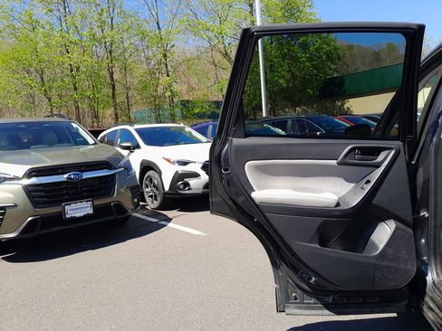 Used 2015 Subaru Forester 2.5i Premium w/ All-Weather Package AWD/4WD image 29