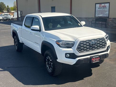 Used 2023 Toyota Tacoma TRD Off-Road AWD/4WD image 18