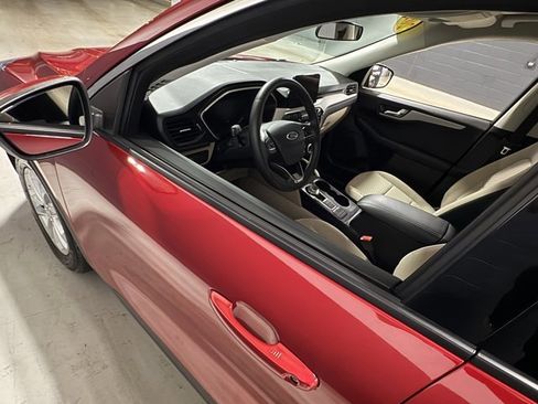 Used 2021 Ford Escape SE w/ Convenience Package image 16