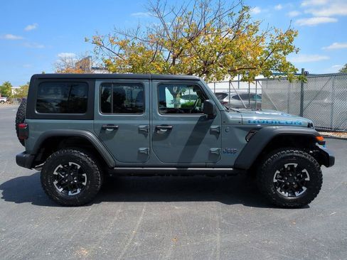 Used 2025 Jeep Wrangler Unlimited Rubicon 4xe w/ Convenience Group AWD/4WD image 3