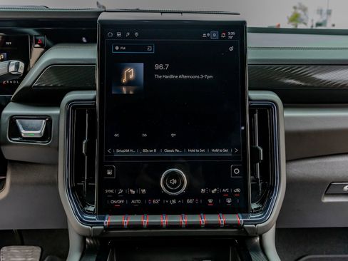 Used 2025 GMC Yukon AT4 w/ AT4 Premium Plus Package image 23