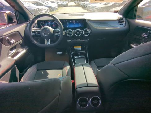 Used 2025 Mercedes-Benz GLA 250 image 2