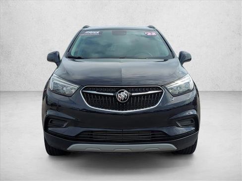Used 2022 Buick Encore Preferred AWD/4WD image 2