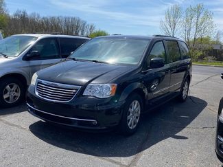 Used 2011 Chrysler Town & Country Touring-L w/ Entertainment Group #2 FWD video 1
