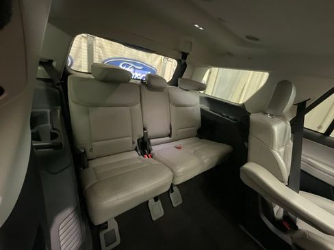 Used 2025 Ford Expedition Active AWD/4WD image 18