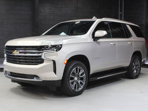 Used 2021 Chevrolet Tahoe LT w/ LT Signature Package image 4