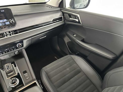 Used 2024 Mitsubishi Outlander SE image 12