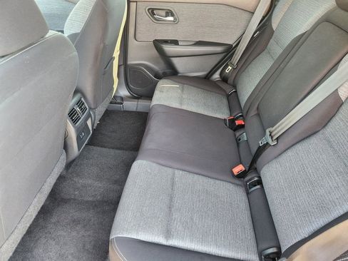 Used 2023 Nissan Rogue SV image 29