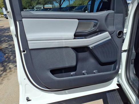 New 2026 Ford Expedition Platinum image 23