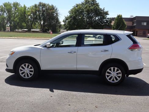 Used 2015 Nissan Rogue S AWD/4WD image 9