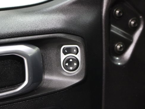 Used 2018 Jeep Wrangler Unlimited Sport S AWD/4WD image 8