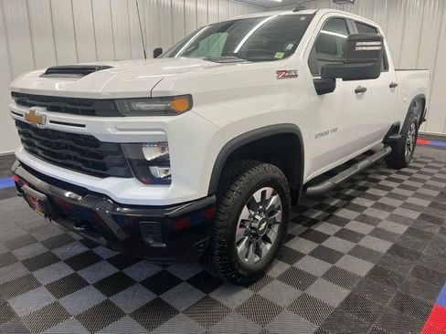 Used 2025 Chevrolet Silverado 2500 Custom w/ Custom Value Package AWD/4WD image 6