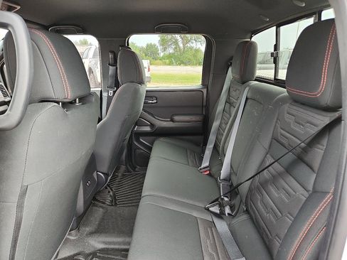 Used 2023 Nissan Frontier PRO-4X w/ Technology Package image 9