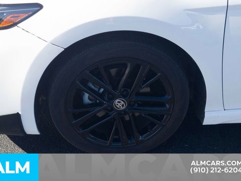 Used 2025 Toyota Camry SE image 13