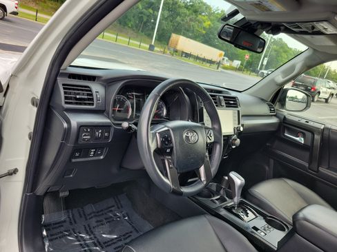Certified 2022 Toyota 4Runner TRD Off-Road Premium w/ TRD Black Wheel Package (TMS) AWD/4WD image 17