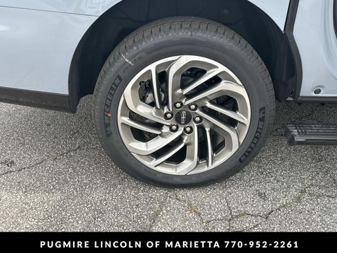 New 2026 Lincoln Navigator L Reserve AWD/4WD image 34