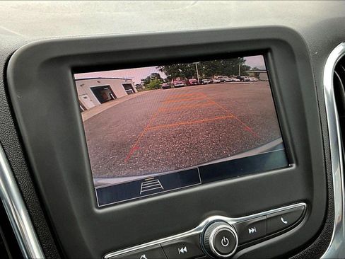 Used 2023 Chevrolet Equinox LT w/ Driver Convenience Package image 14