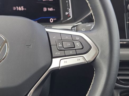 Used 2022 Volkswagen Taos SEL w/ Panoramic Sunroof Package FWD image 25
