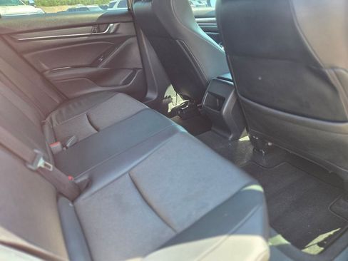 Used 2018 Honda Accord Sport image 11