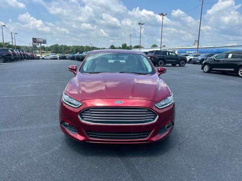 Used 2013 Ford Fusion SE FWD image 2