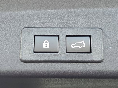 Used 2023 Subaru Ascent Limited w/ Technology Package AWD/4WD image 13