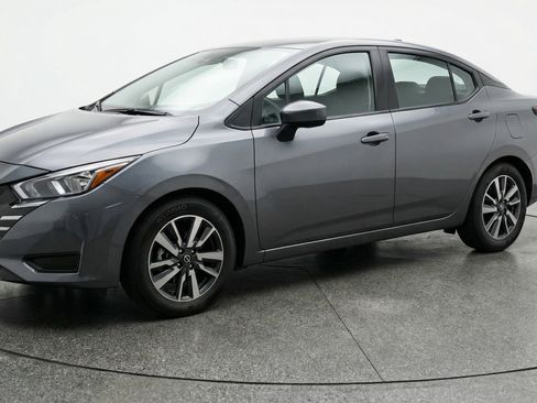 Used 2025 Nissan Versa SV FWD image 3