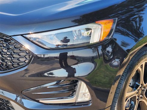 Used 2022 Ford Edge ST image 8