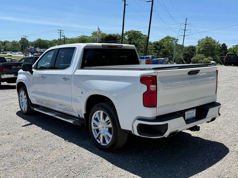 Used 2023 Chevrolet Silverado 1500 High Country w/ High Country Premium Package AWD/4WD image 4