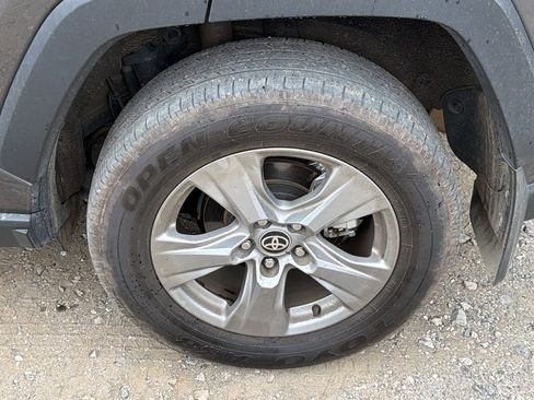 Used 2024 Toyota RAV4 XLE AWD/4WD image 12