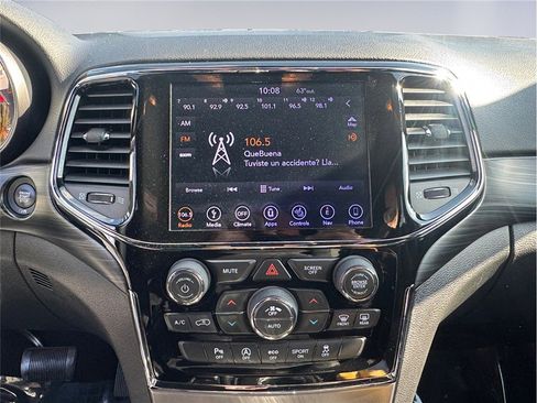 Used 2019 Jeep Grand Cherokee Laredo image 12