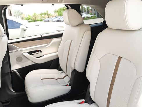 Certified 2024 MAZDA CX-90 Plug-In Hybrid w/ Premium Plus AWD/4WD image 9