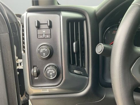 Used 2017 Chevrolet Silverado 1500 LT w/ LT Convenience Package AWD/4WD image 16
