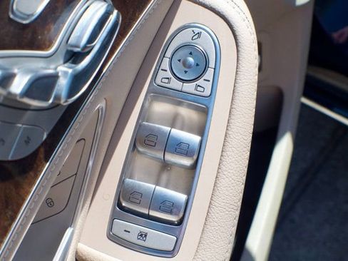 Used 2015 Mercedes-Benz C 300 4MATIC Sedan image 43