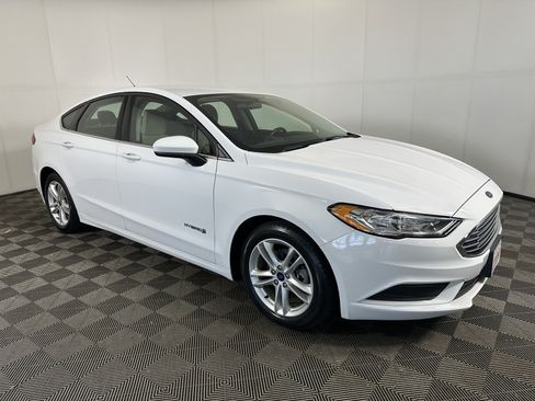 Used 2018 Ford Fusion S FWD image 4