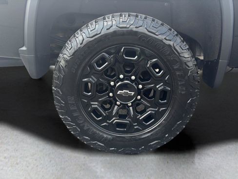 Used 2024 Chevrolet Silverado 2500 LT w/ Midnight Edition AWD/4WD image 55