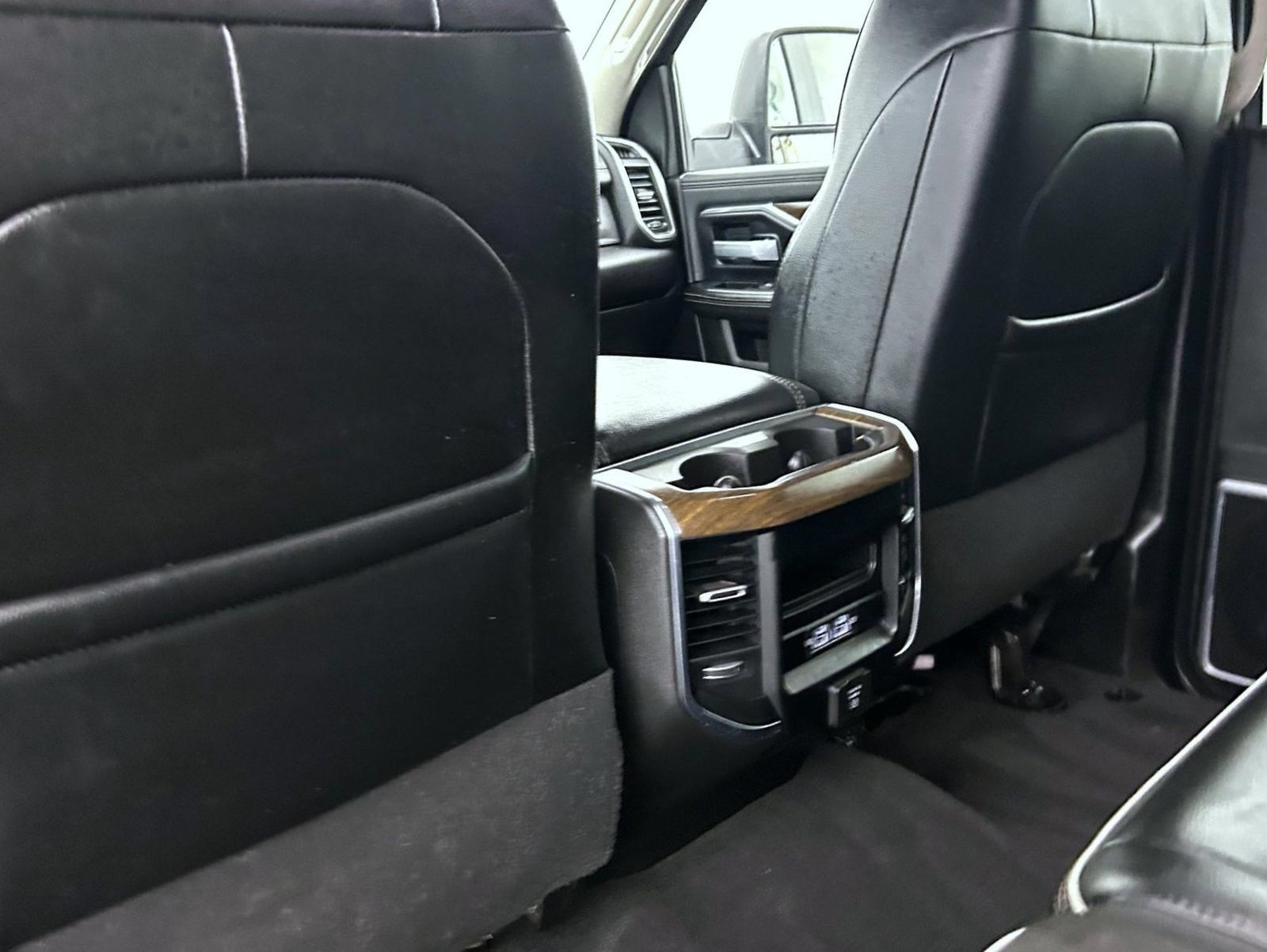 Used 2024 RAM 3500 Laramie AWD/4WD image 21