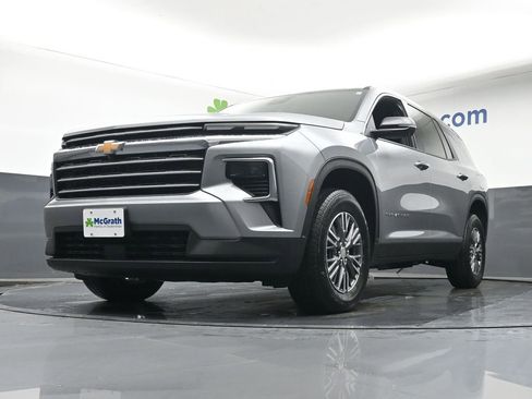 New 2026 Chevrolet Traverse LT w/ Driver Confidence Package AWD/4WD image 6