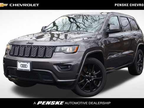 Used 2019 Jeep Grand Cherokee Altitude image 1