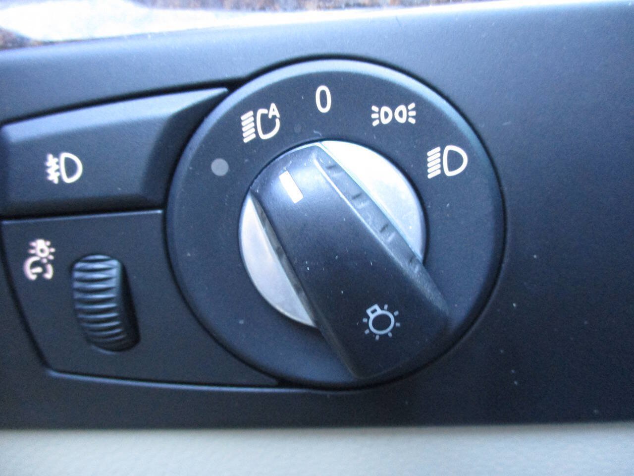 Used 2010 BMW 535i xDrive Sedan AWD/4WD image 57