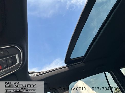 New 2026 Jeep Cherokee Limited AWD/4WD image 39