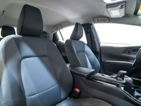 Used 2025 Toyota Prius LE image 15