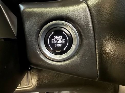 Used 2023 GMC Yukon SLT image 26