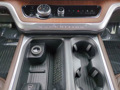 New 2025 Ford Expedition King Ranch image 18