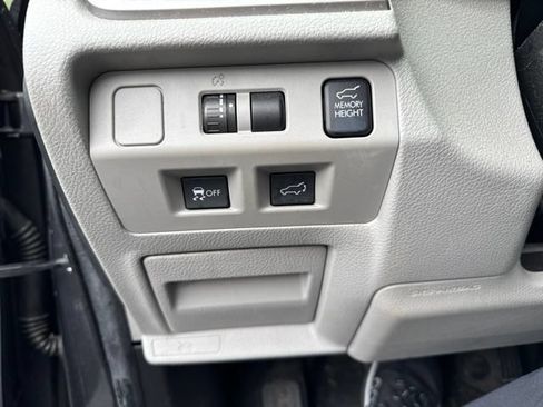 Used 2014 Subaru Forester 2.5i Limited AWD/4WD image 7