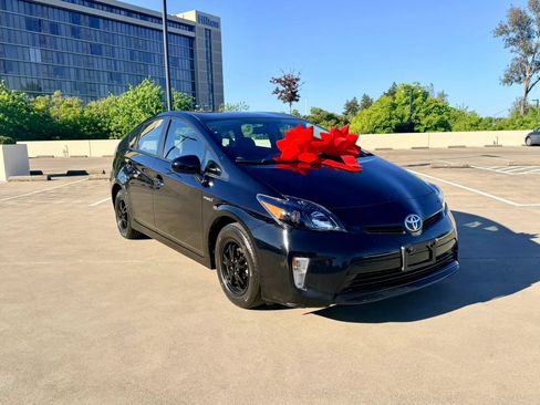 Used 2013 Toyota Prius Two FWD image 1