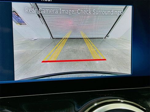 Used 2024 Mercedes-Benz GLA 250 4MATIC image 13